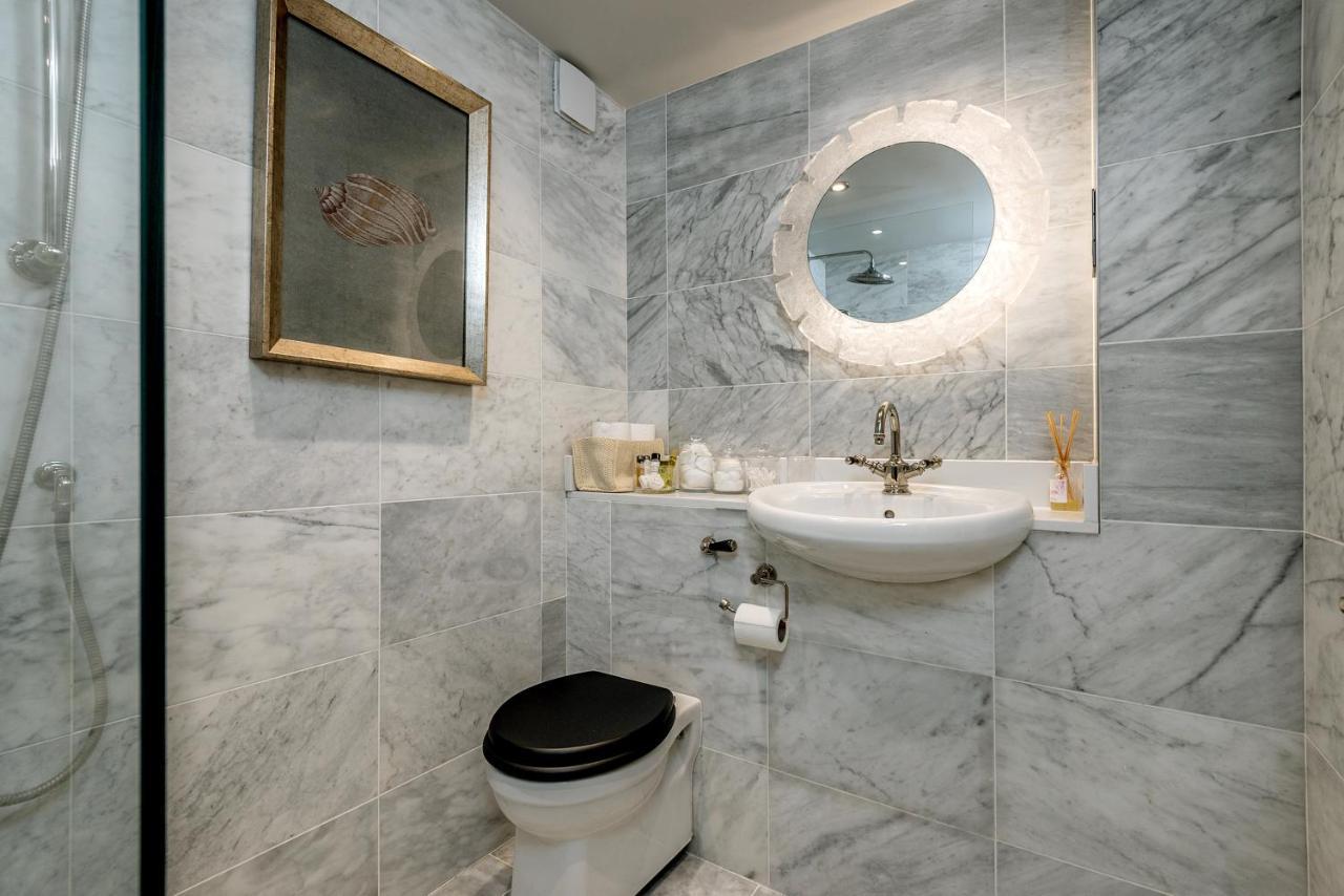 Spacious, Calm One Bedroom Лондон Экстерьер фото