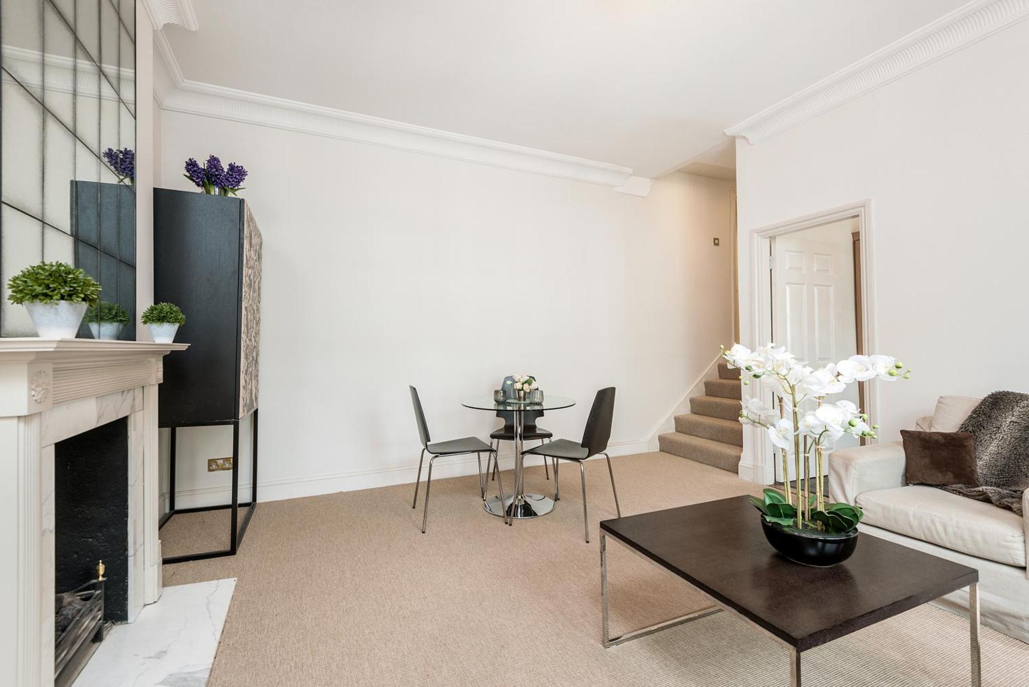 Spacious, Calm One Bedroom Лондон Экстерьер фото